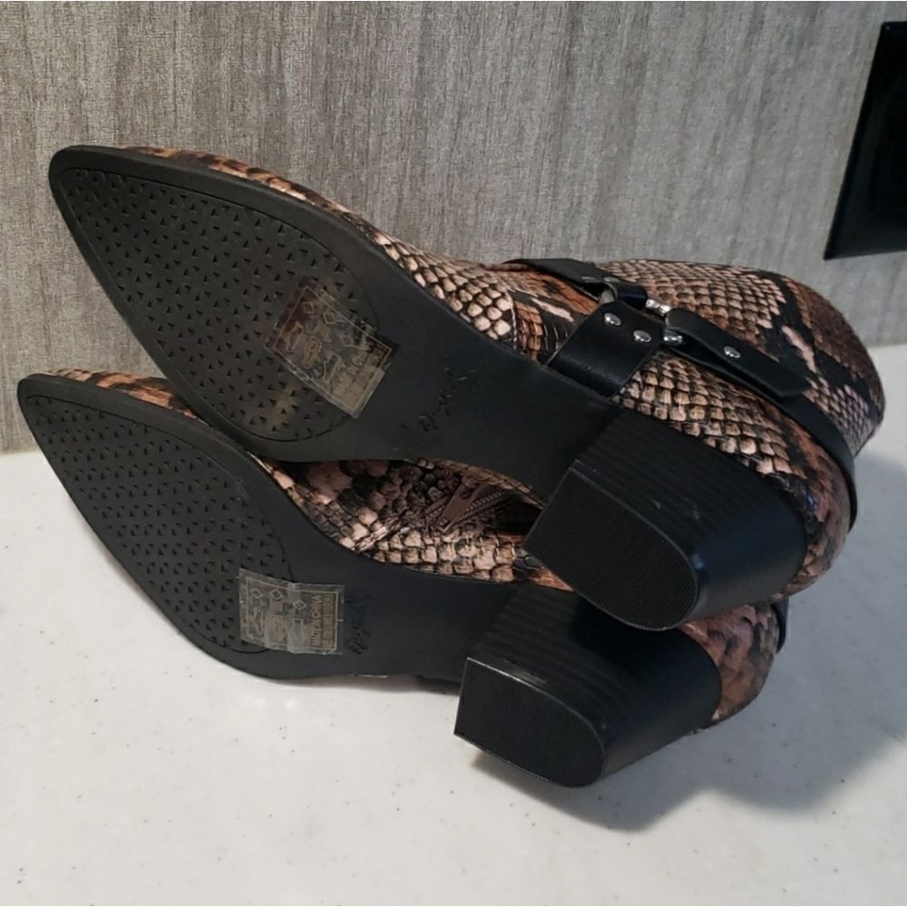 NWT Qupid Faux Snakeskin Fashion Boots Booties Sz 8.5 - Picture 9 of 9